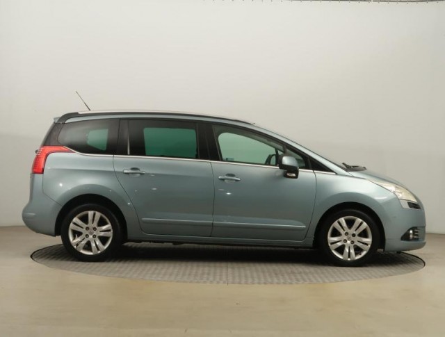 Peugeot 5008  1.6 HDi 