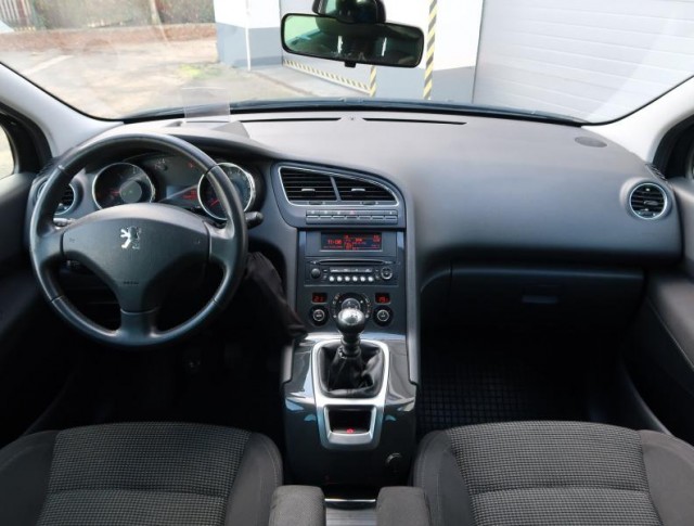 Peugeot 5008  1.6 HDi 