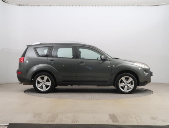 Peugeot 4007  2.2 HDI 