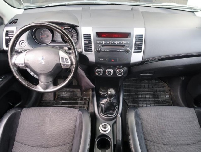 Peugeot 4007  2.2 HDI 