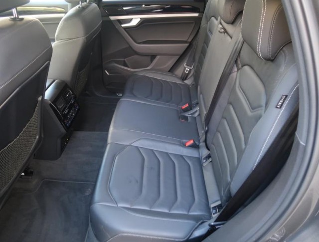 Volkswagen Touareg  3.0 TDI 