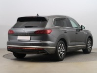Volkswagen Touareg  3.0 TDI 