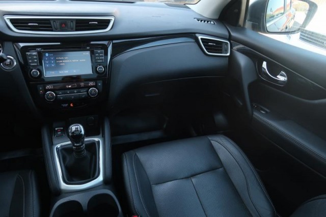 Nissan Qashqai  1.2 DIG-T 