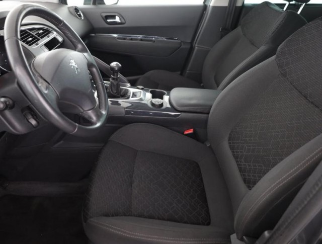 Peugeot 3008  1.6 HDi 