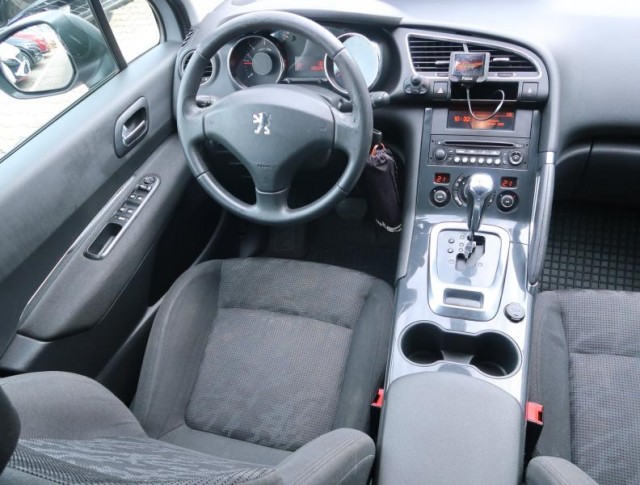 Peugeot 3008  2.0 HDi 