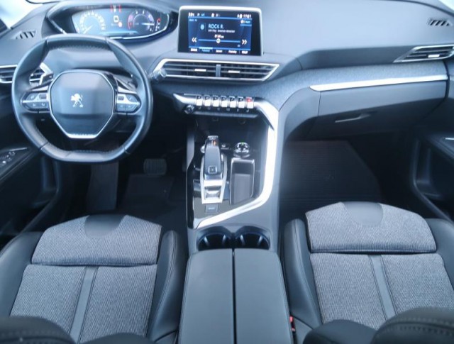 Peugeot 5008  1.5 BlueHDi 