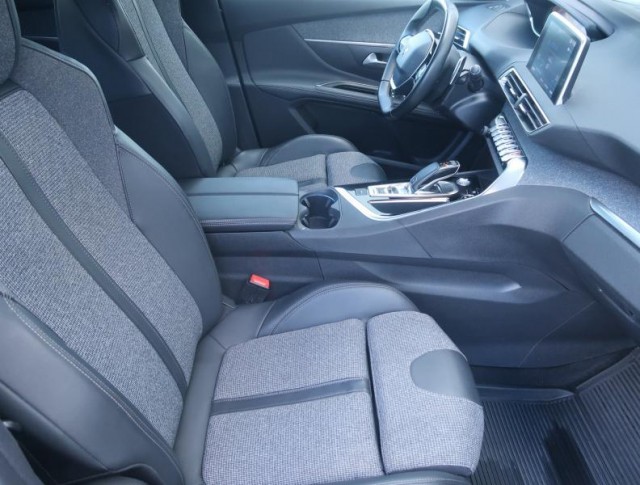 Peugeot 5008  1.5 BlueHDi 