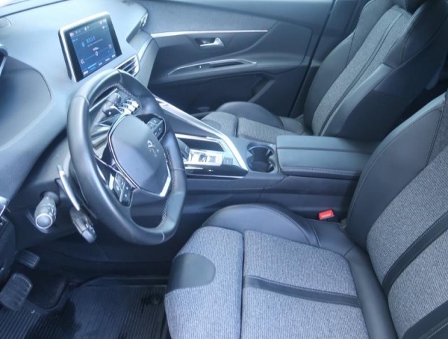 Peugeot 5008  1.5 BlueHDi 