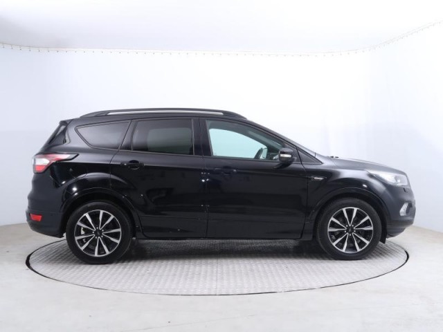Ford Kuga  2.0 TDCi ST-Line