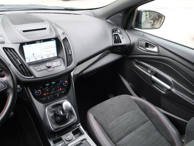 Ford Kuga  2.0 TDCi ST-Line