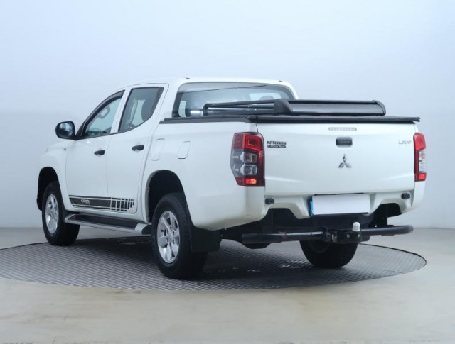 Mitsubishi L200  2.2 DI-D Invite