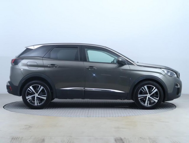Peugeot 3008  1.6 PureTech Allure