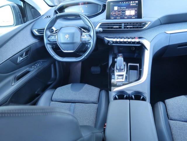 Peugeot 3008  1.6 PureTech Allure