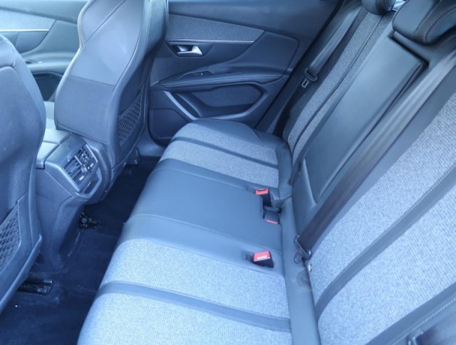 Peugeot 3008  1.6 PureTech Allure