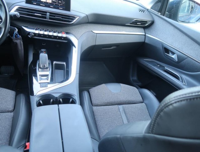 Peugeot 5008  1.6 THP Allure