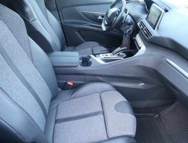 Peugeot 5008  1.6 THP Allure