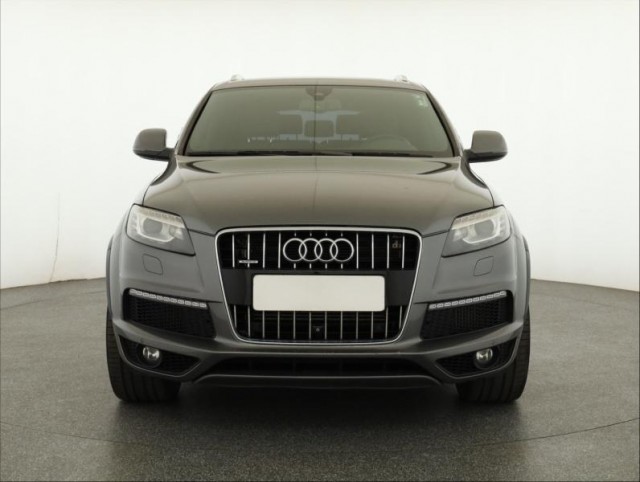 Audi Q7  3.0 TDI S-Line