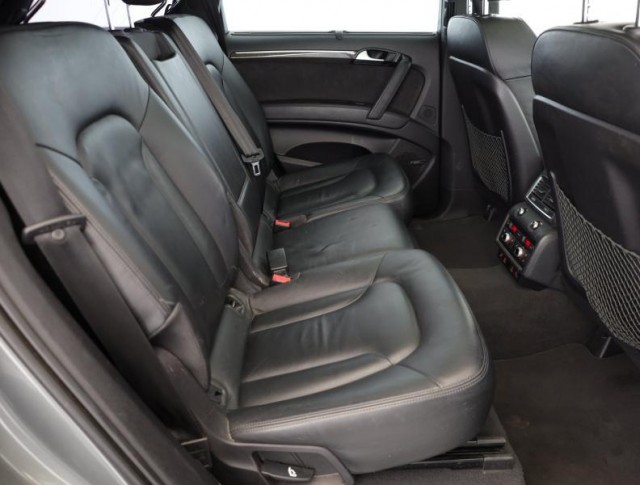 Audi Q7  3.0 TDI S-Line