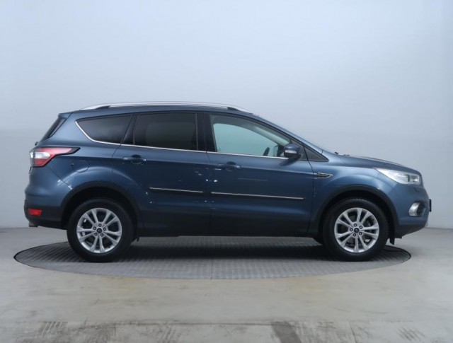 Ford Kuga  1.5 EcoBoost Titanium
