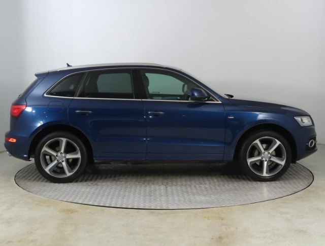 Audi Q5  2.0 TFSI S line