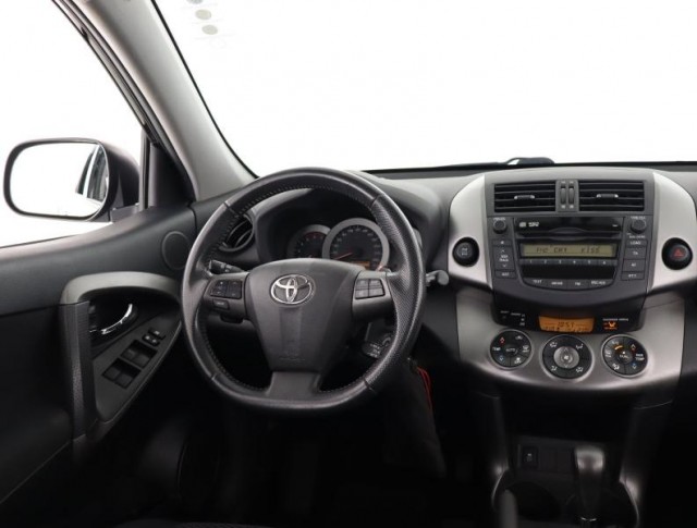 Toyota RAV 4  2.2 D-4D Style