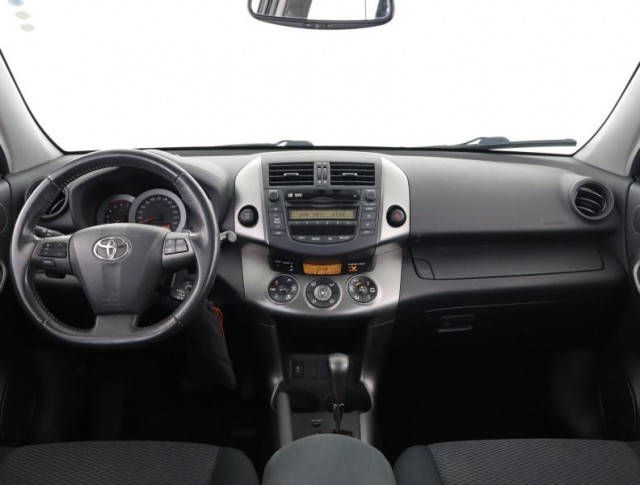 Toyota RAV 4  2.2 D-4D Style
