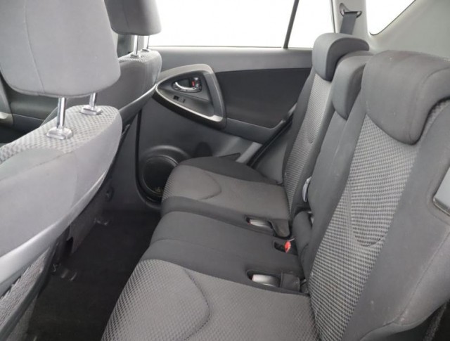 Toyota RAV 4  2.2 D-4D Style