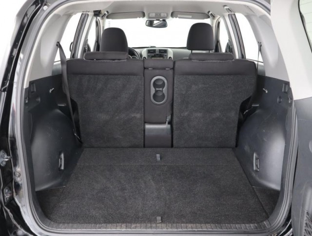 Toyota RAV 4  2.2 D-4D Style