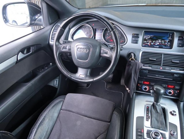 Audi Q7  3.0 TDI 