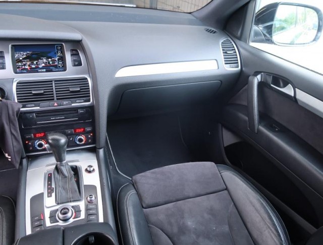 Audi Q7  3.0 TDI 