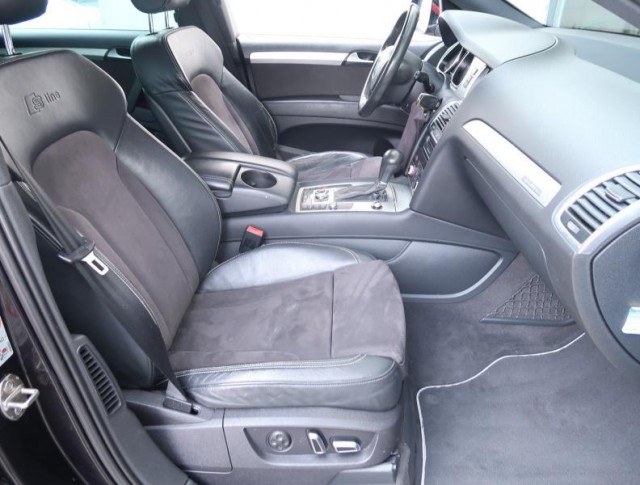 Audi Q7  3.0 TDI 
