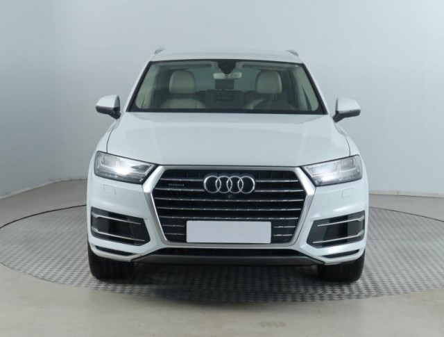 Audi Q7  3.0 TDI 