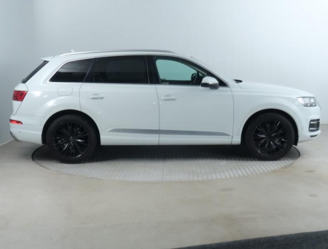 Audi Q7  3.0 TDI 