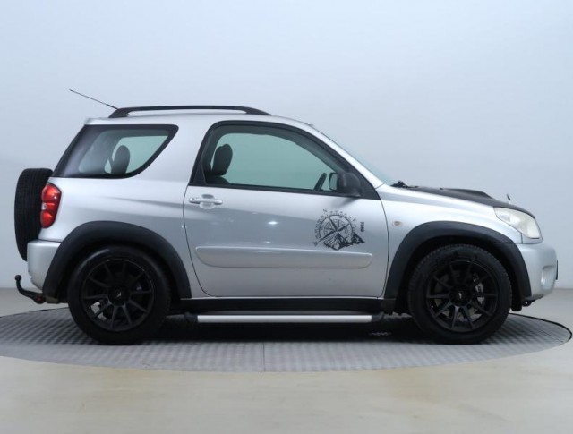 Toyota RAV 4  2.0 VVT-i 