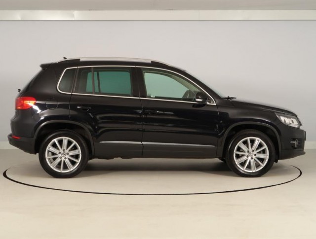 Volkswagen Tiguan  2.0 TSI Sport