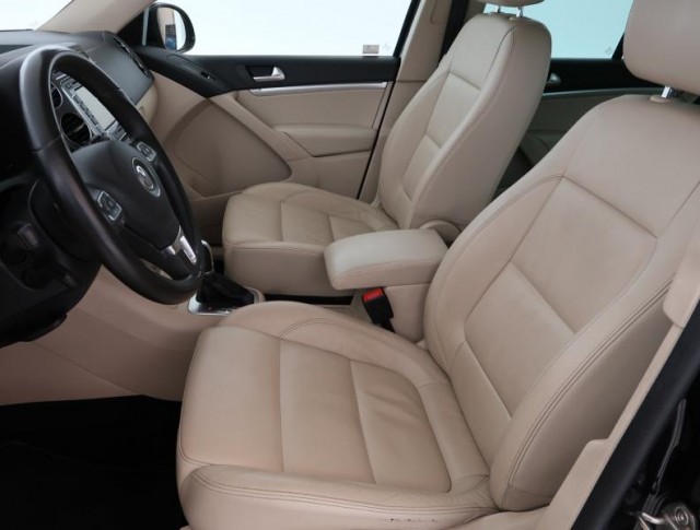 Volkswagen Tiguan  2.0 TSI Sport