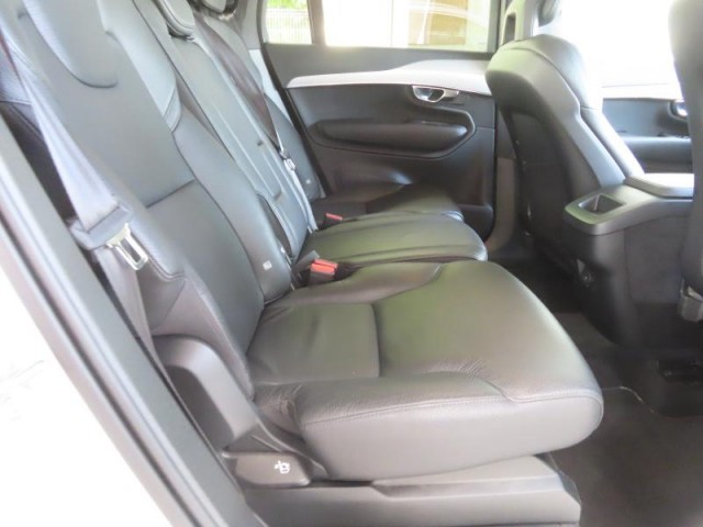 Volvo XC90  B5 AWD Momentum