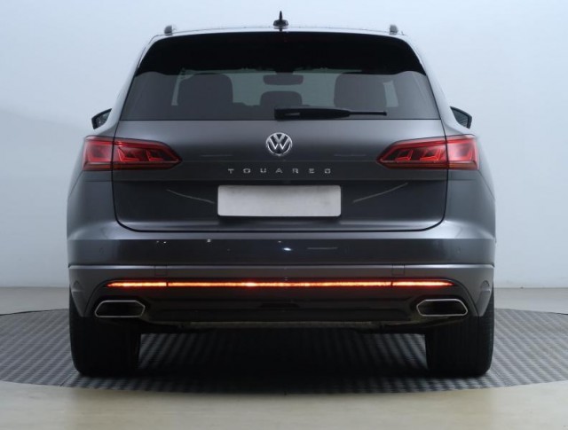 Volkswagen Touareg  3.0 TDI R-Line
