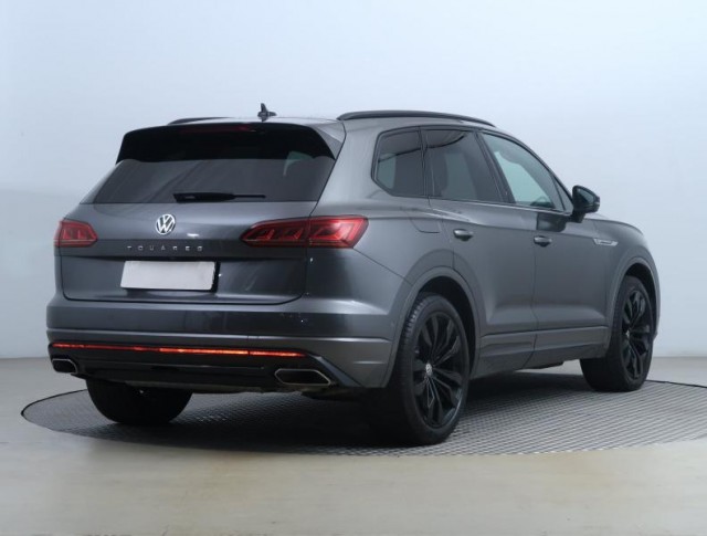 Volkswagen Touareg  3.0 TDI R-Line