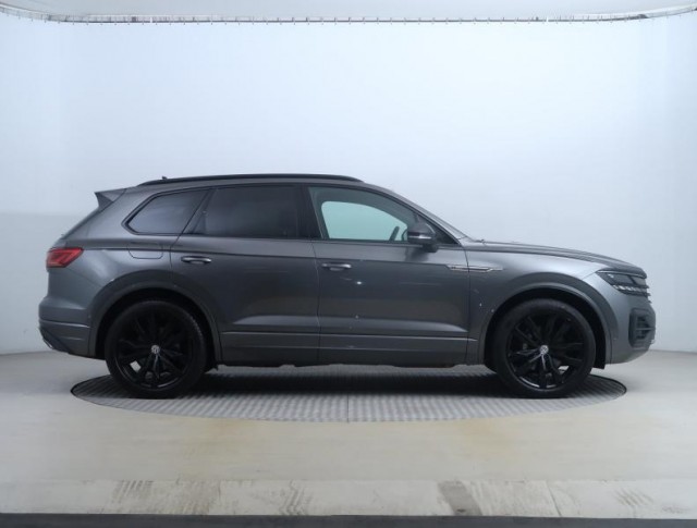 Volkswagen Touareg  3.0 TDI R-Line