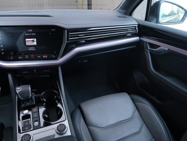 Volkswagen Touareg  3.0 TDI R-Line