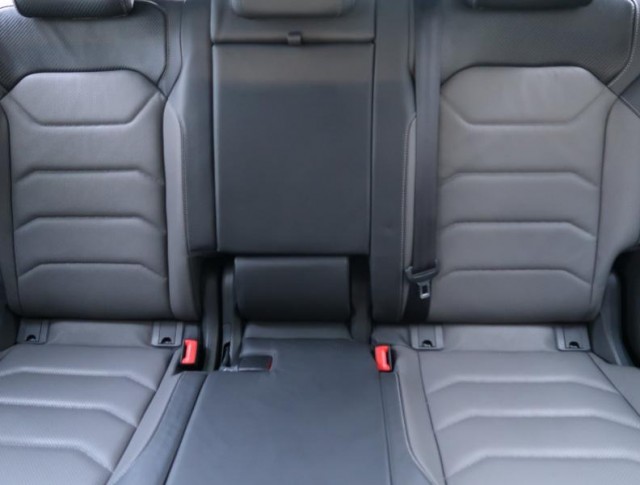 Volkswagen Touareg  3.0 TDI R-Line