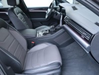 Volkswagen Touareg  3.0 TDI R-Line