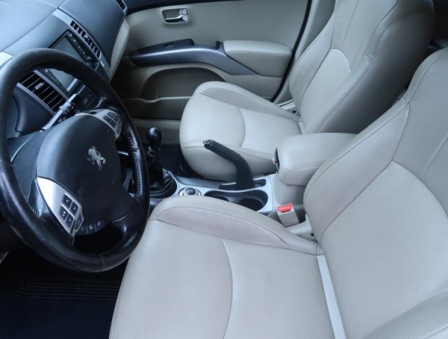 Peugeot 4007  2.2 HDI 