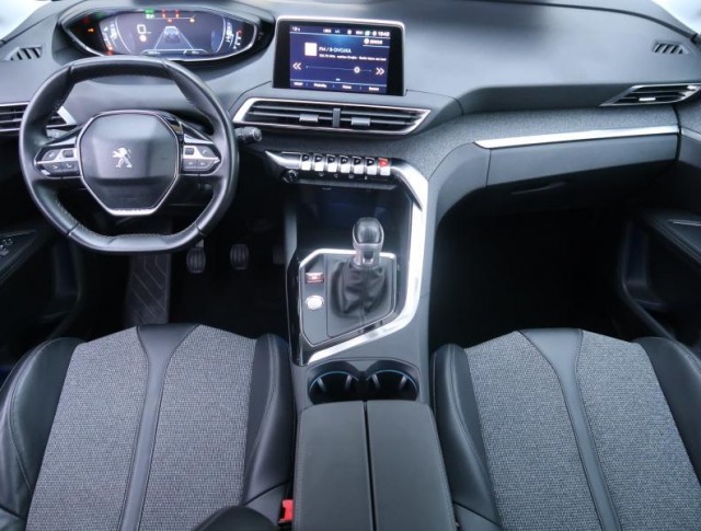 Peugeot 5008  PureTech 130 