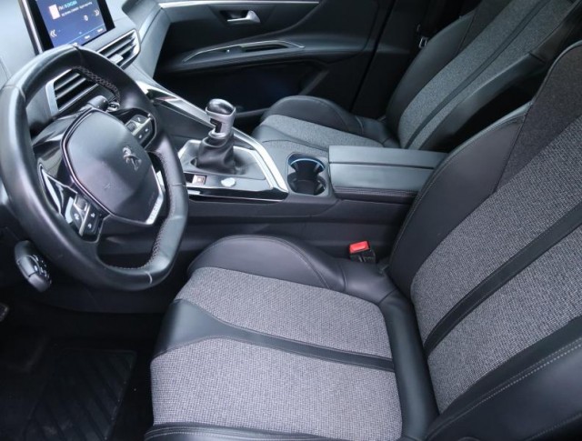 Peugeot 5008  PureTech 130 