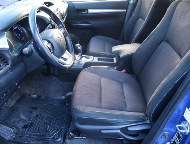 Toyota Hilux  2.4 D-4D 