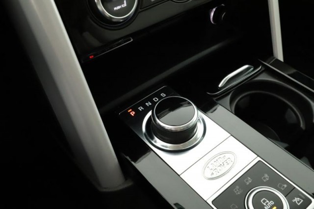 Land Rover Discovery  SDV6 