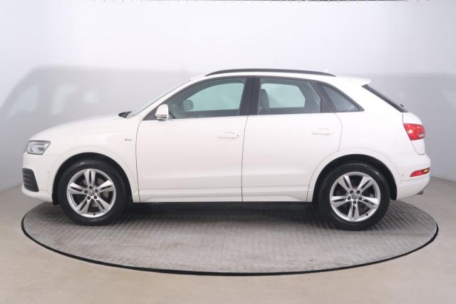 Audi Q3  2.0 TDI S line