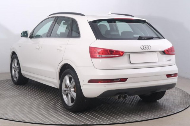 Audi Q3  2.0 TDI S line